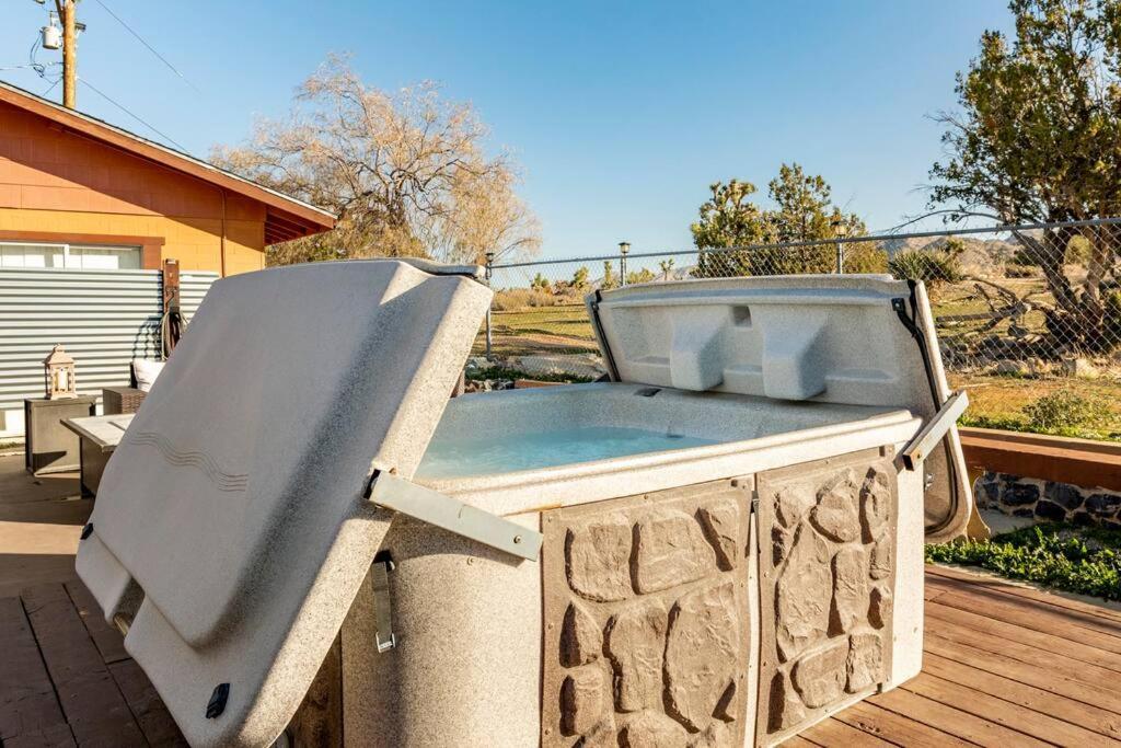Jt'S Star Catcher Cabin - Hot Tub Yucca Valley Esterno foto